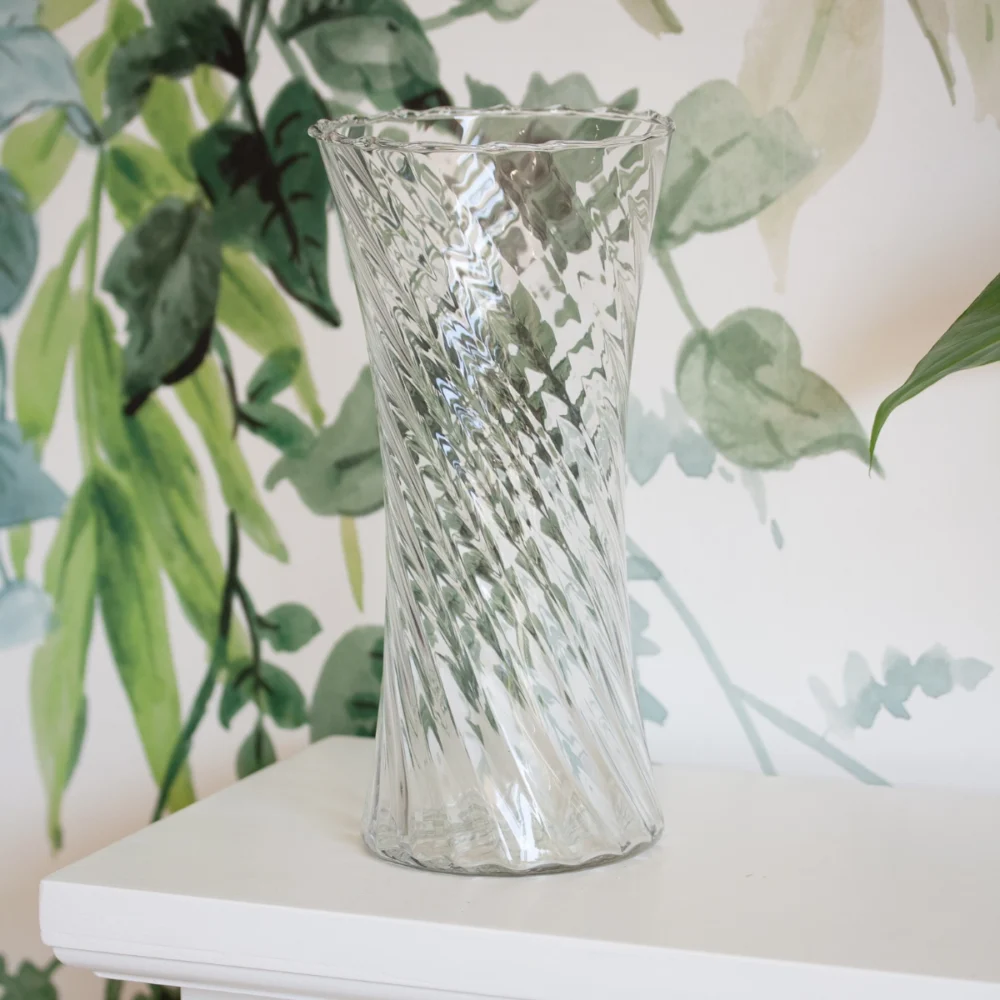 vase en verre transparent