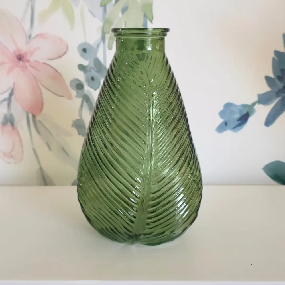 Vase fougère en verre vert